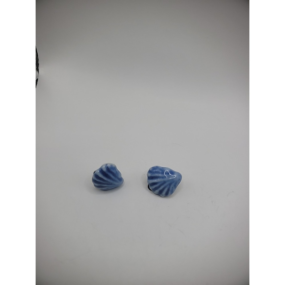 Vintage Earrings Clip On Shell Blue White Jewelry Costume